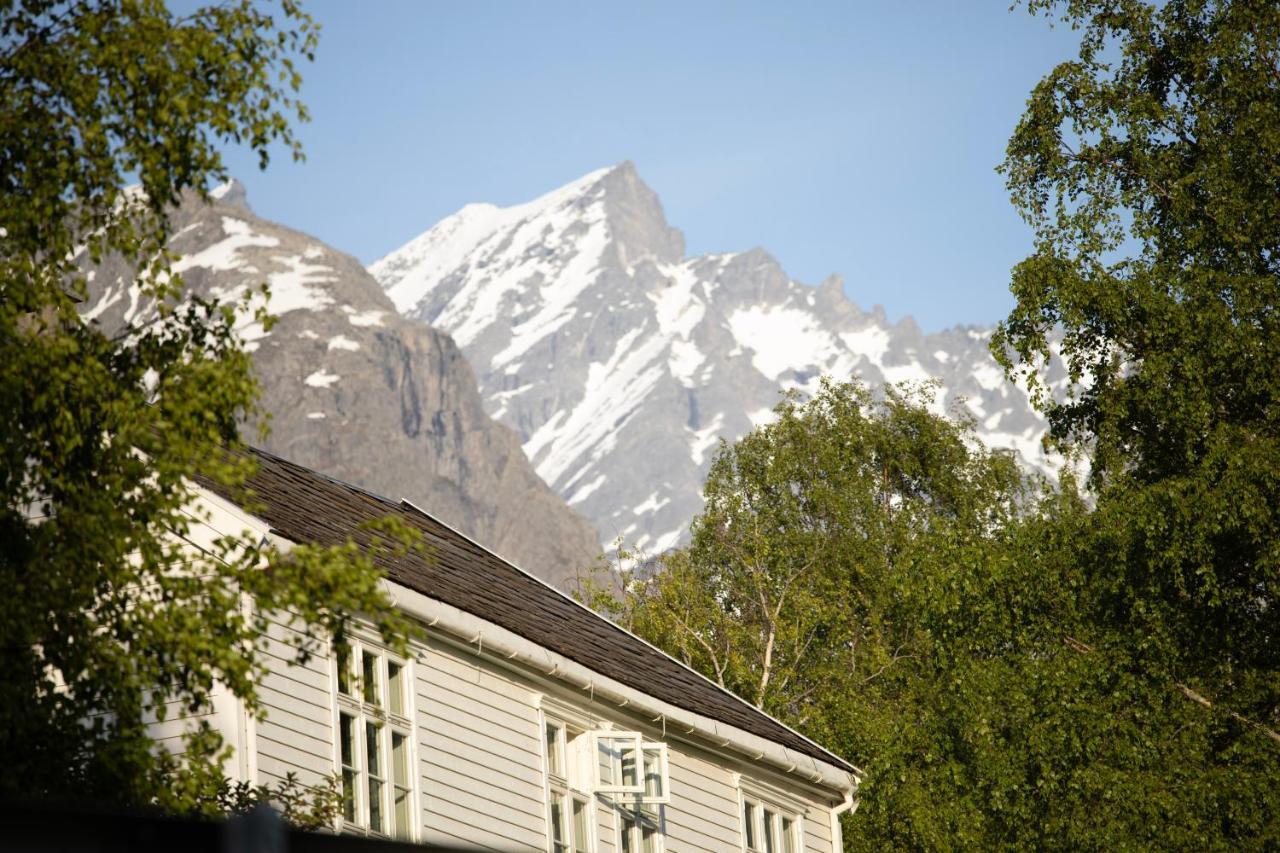 Hotel Aak Åndalsnes Eksteriør billede